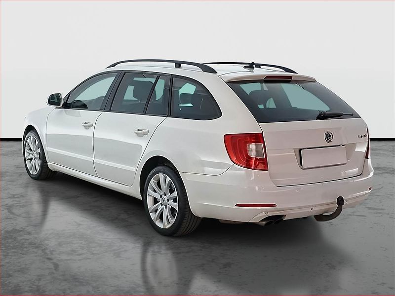 Škoda Superb (2011) 2.0 TDI, Xenony, Park. senzory - fotka 4 z 15