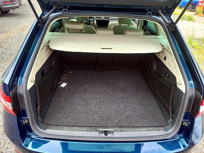 Škoda Superb (2022) Combi Style 1,4 PHEV160 kW DSG - fotka 5 z 17
