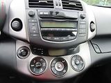 Toyota RAV4 (2011) 2.2D-CAT 4x4, AC - náhled 13