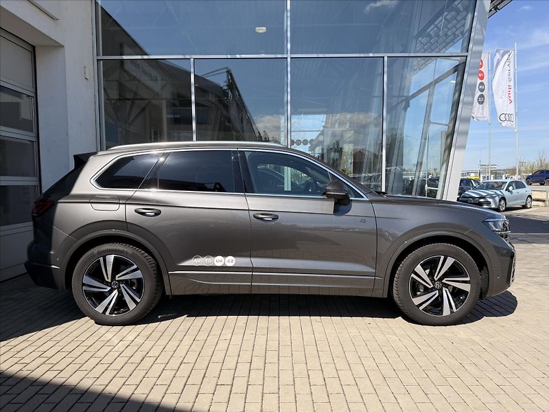 Volkswagen Touareg (2026) 3,0 TDI 210 kW 4MOT  R-Line - fotka 4 z 21