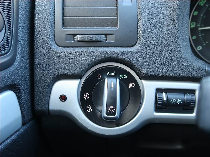 Škoda Octavia (2004) 1.6, nová STK, udržované - fotka 13 z 15