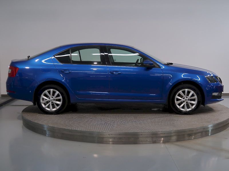 Škoda Octavia (2019) AMBITION 1.5TSI 110KW TAŽNÉ - fotka 8 z 33