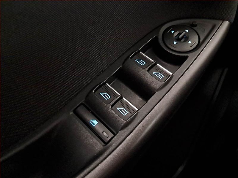 Ford Focus (2018) ST-Line 1.5 EcoBoost, ČR,1.maj - fotka 19 z 20
