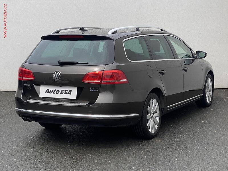 Volkswagen Passat (2014) 2.0 TDi, Highline, bixen, - fotka 4 z 19