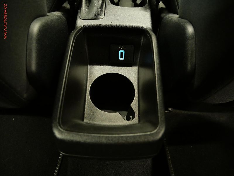 Ford Fiesta (2018) 1.0EB, ČR, AC, výhřev sed. - fotka 21 z 23
