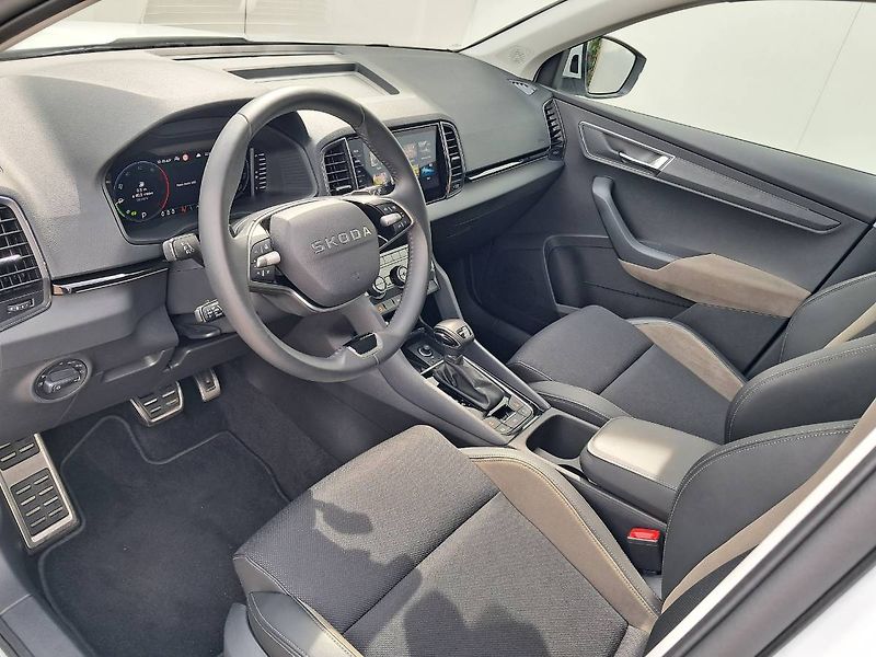 Škoda Karoq (2025) Top SELECTION 2.0 TDI / 110 kW - fotka 22 z 33