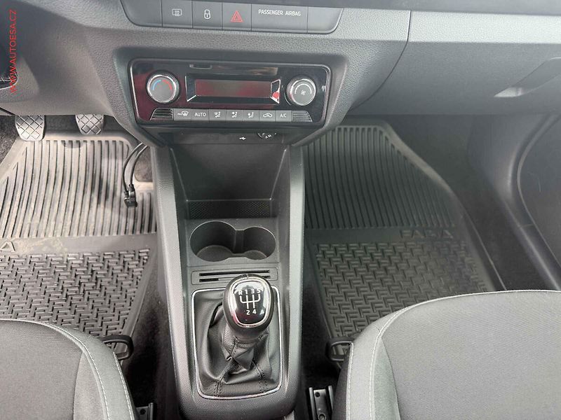 Škoda Fabia (2020) 1.0 TSi, 2.maj,ČR, Style - fotka 15 z 16