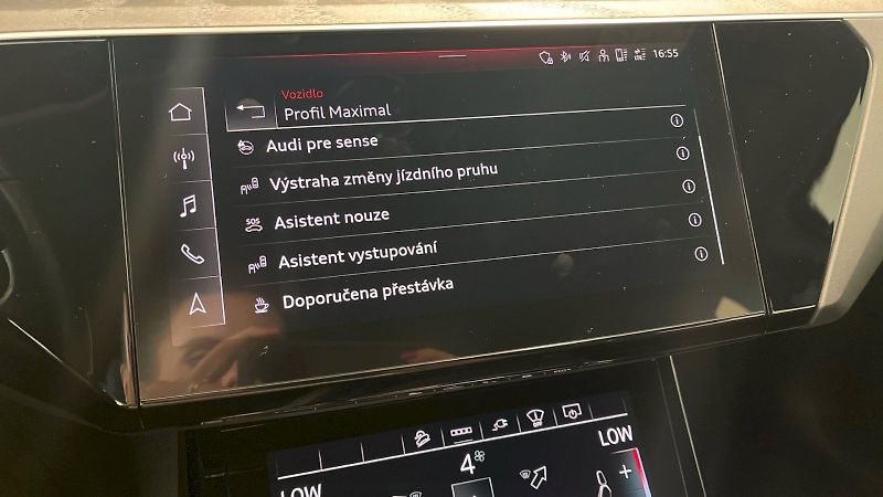 Audi e-tron (2022) S line quattro 55 electric 300 - fotka 29 z 32