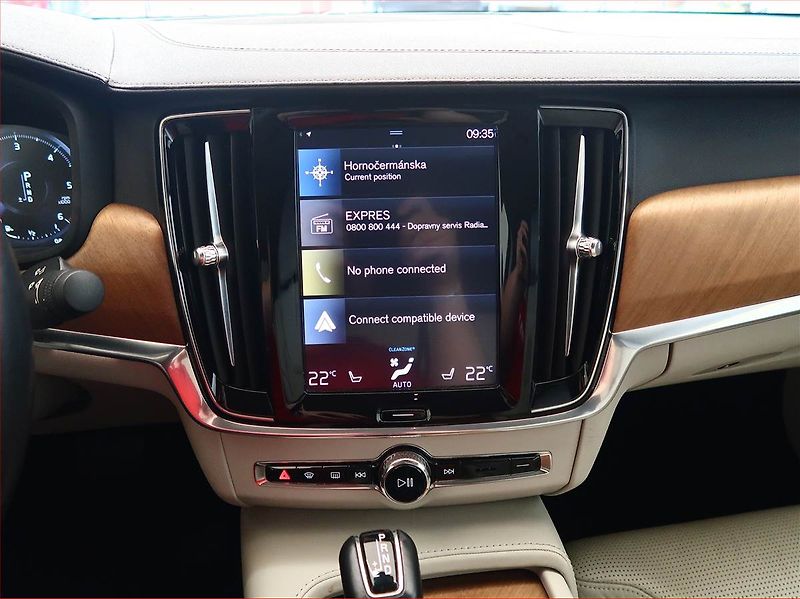 Volvo S90 (2018) D5 AWD, 4X4, Automat - fotka 12 z 21
