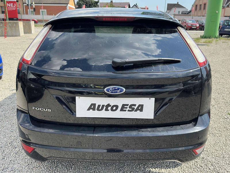 Ford Focus (2010) 2.0 16V, AC, tempo - fotka 5 z 17