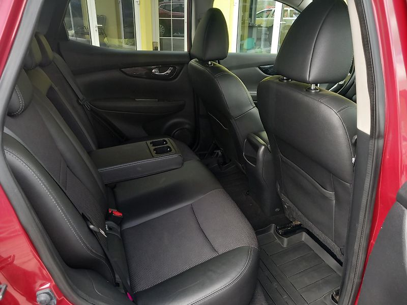 Nissan Qashqai (2014) MAX.VÝBAVA ! PO VELKÉM SERVISE - fotka 19 z 37