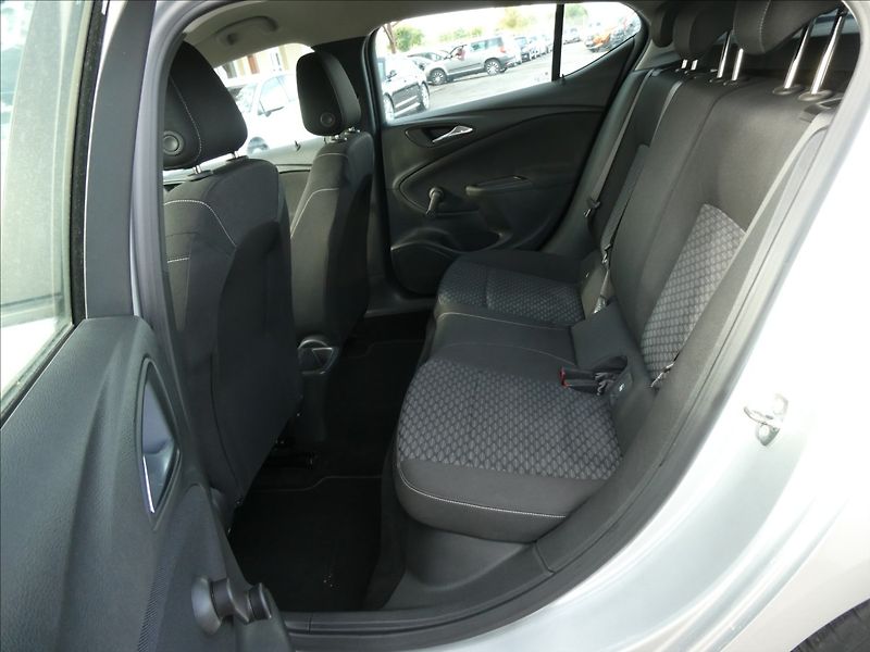 Opel Astra 1,4 i 74kW 2x kola, serviska - fotka 22 z 39