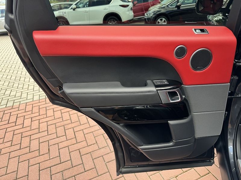 Land Rover Range Rover (2018) 4.4SDV8 Autobiography Vzduch - fotka 25 z 50