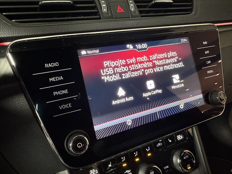 Škoda Superb 1,5 TSi  DSG Sportline Virtual - fotka 38 z 48