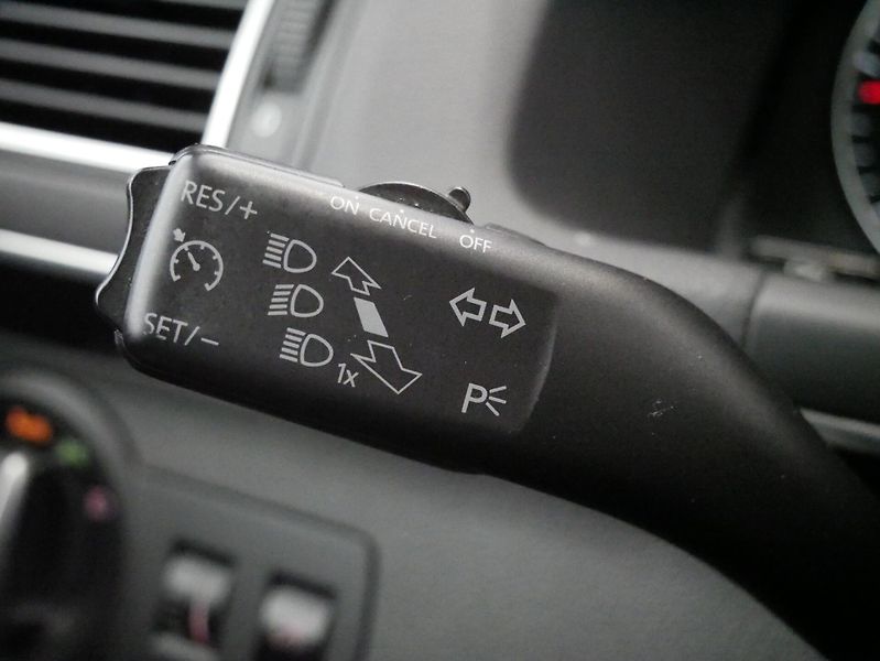 Volkswagen Touran - fotka 15 z 27