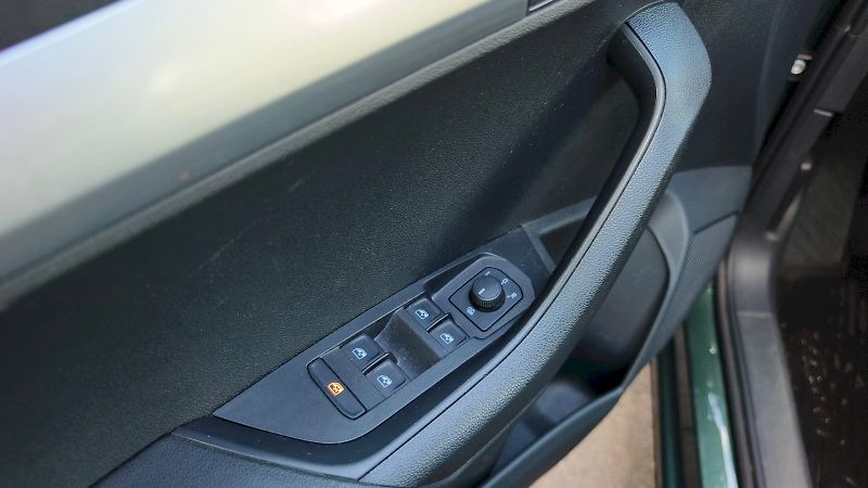 Škoda Karoq (2020) AMBITION PLUS TSI 1.5/110KW DS - fotka 17 z 33