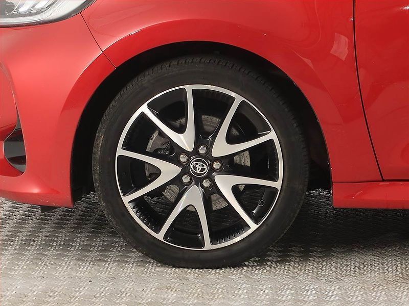 Toyota Yaris (2022) Style 1.5 VVT-i Hybrid - fotka 15 z 18