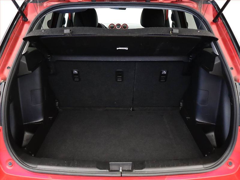 Suzuki Vitara (2017) 1.4 BoosterJet, 4X4, ČR,1.maj - fotka 12 z 18