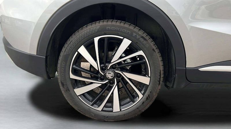 MG ZS HEV EXCLUSIVE 1.5L (145kW) SUV - fotka 40 z 49