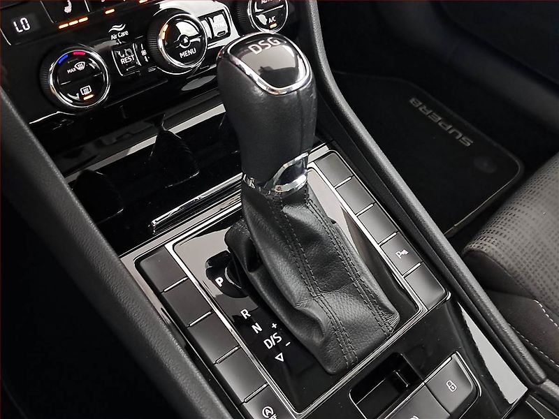 Škoda Superb (2018) 2.0 TDI, Automat, Bi-Xenony - fotka 16 z 18