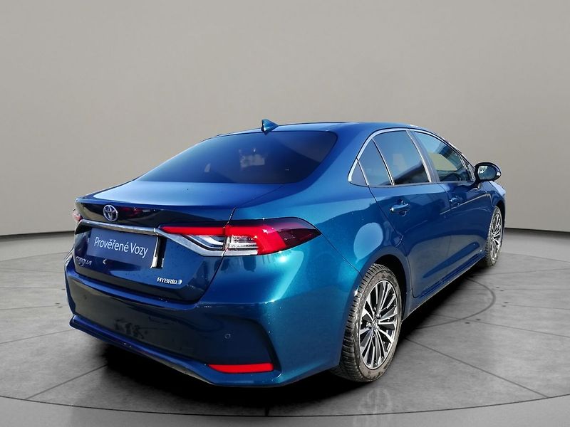 Toyota Corolla 1,8 HEV e-CVT Style - fotka 2 z 21
