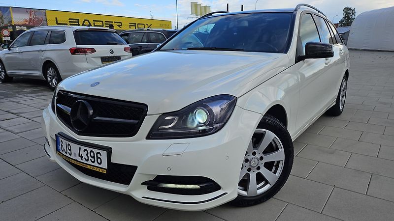Mercedes-Benz Třídy C 2.2CDi AUT AVANDGARDE  - fotka 1 z 23