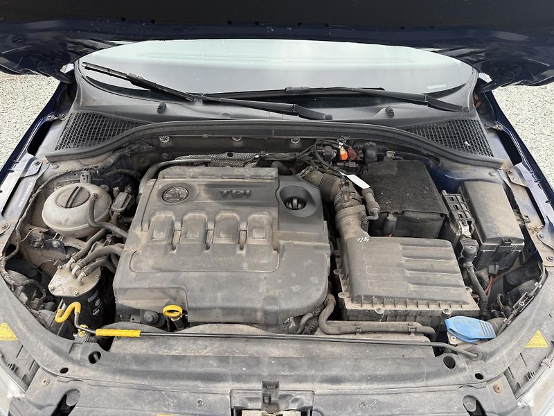 Škoda Octavia 1.6 TDI ELEGANCE - fotka 13 z 13