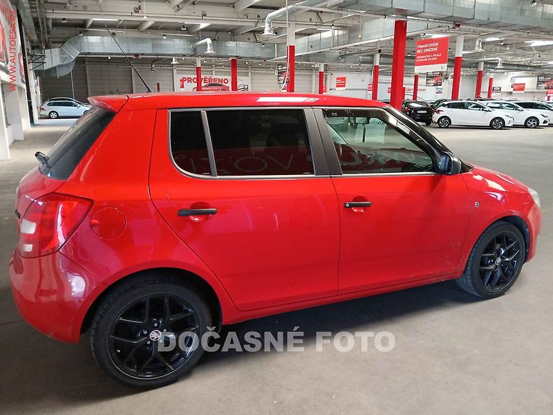 Škoda Fabia (2010) 1.2 TSI, ČR, Navi, AC - fotka 2 z 3