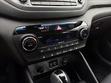 Hyundai Tucson 2.0 CRDI Style 4x4 Autom - náhled 17