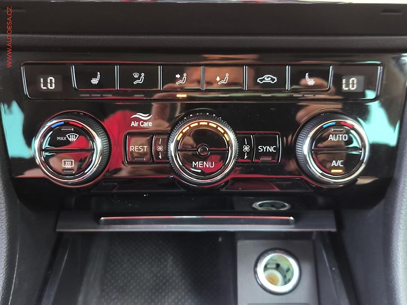 Škoda Superb (2022) 2.0TDi, ČR, Ambition, DSG - fotka 17 z 23