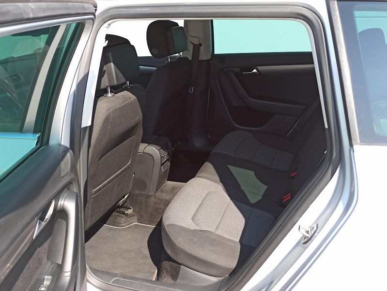 Volkswagen Passat 2.0TDI 103kW  - fotka 12 z 28