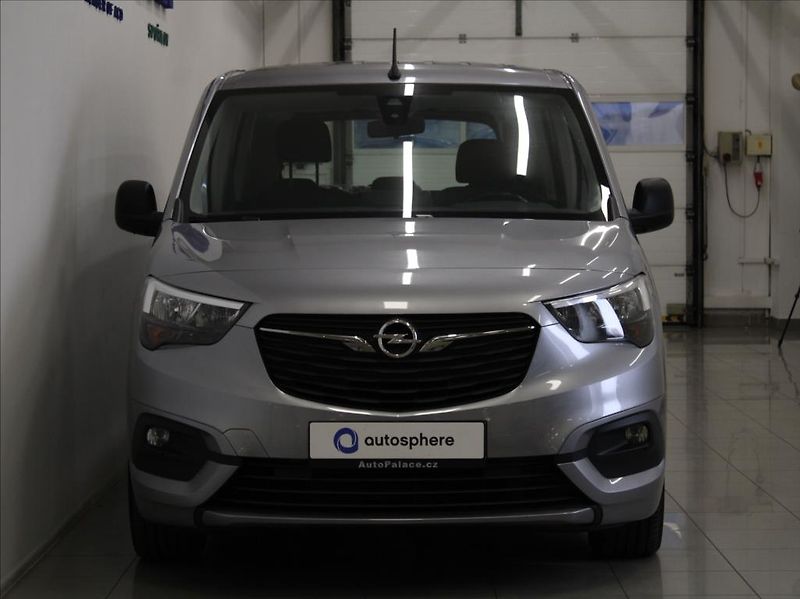 Opel Combo 1,2 Turbo 81kW LONG 7-míst ČR - fotka 2 z 20