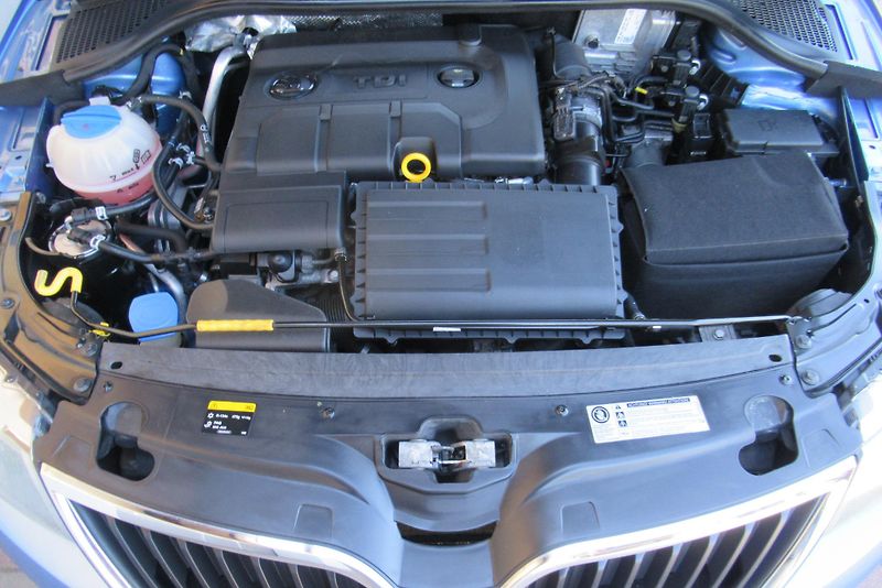 Škoda Rapid 1.4TDI AUT.KLIMA PANORAM TAŽNÉ - fotka 20 z 21
