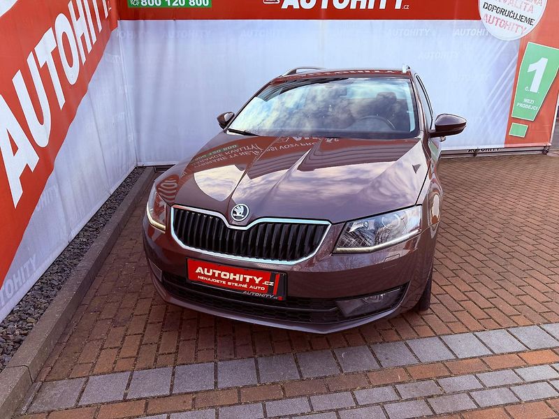 Škoda Octavia 2.0 TDi Style - fotka 2 z 26