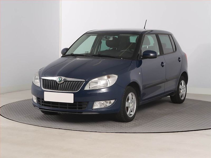 Škoda Fabia (2013) 1.2 TSI, po STK, rezervace - fotka 2 z 14