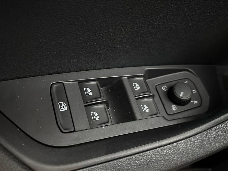 Škoda Karoq Ambition - fotka 21 z 30
