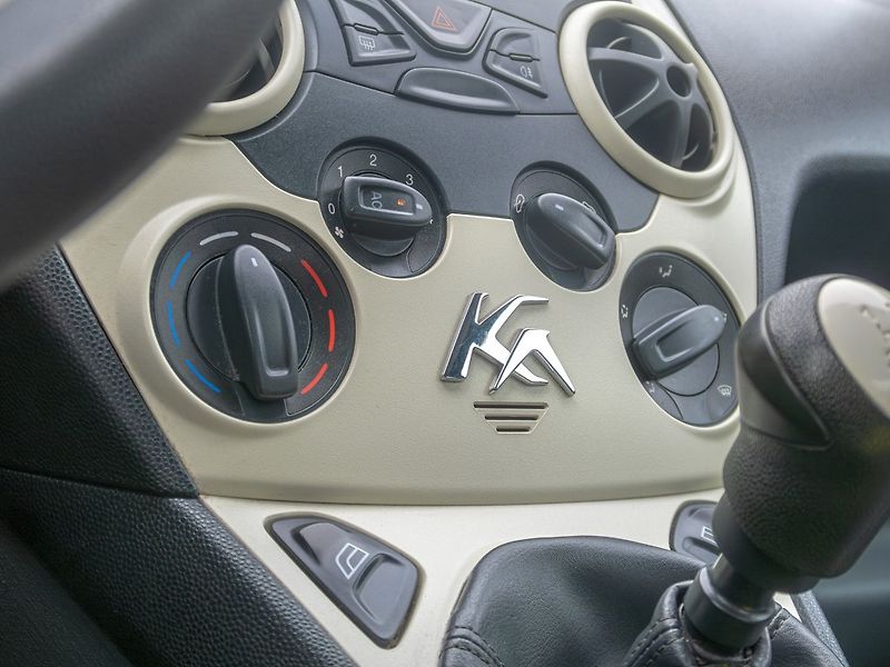 Ford Ka (2010) 1.2i 51KW – KLIMATIZACE - fotka 18 z 37