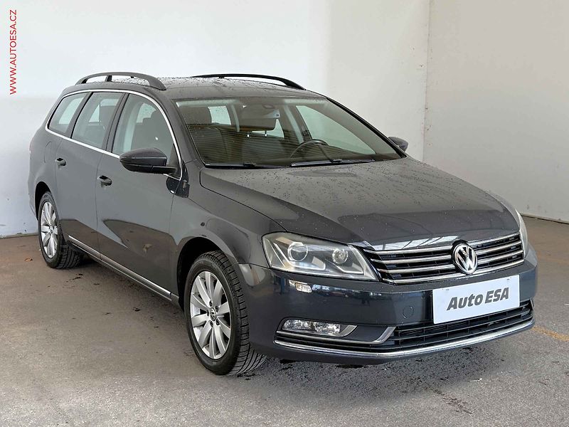 Volkswagen Passat (2013) 2.0TDi, 2.maj, Navi, bixen - fotografie inzerátu