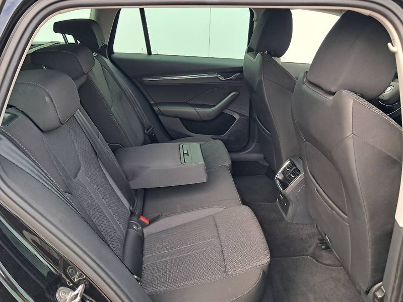 Škoda Octavia (2022) COMBI IV STYLE PLUS 2.0 TDI / - fotka 24 z 29