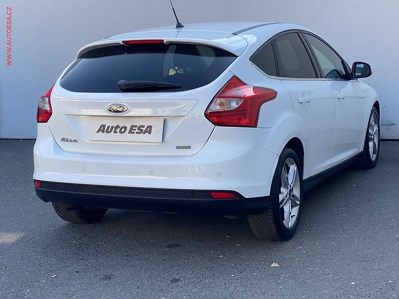 Ford Focus (2014) 1.0 EB, Titanium, bixen, navi - fotka 4 z 19