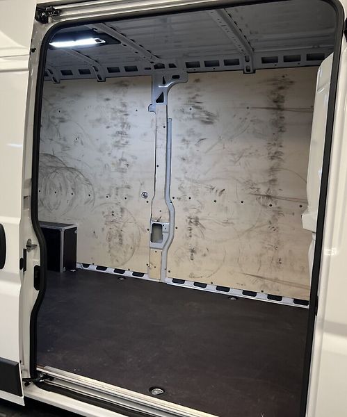 Toyota Proace Max 2.2D AT Active Multimedia L3H2 - fotka 11 z 15