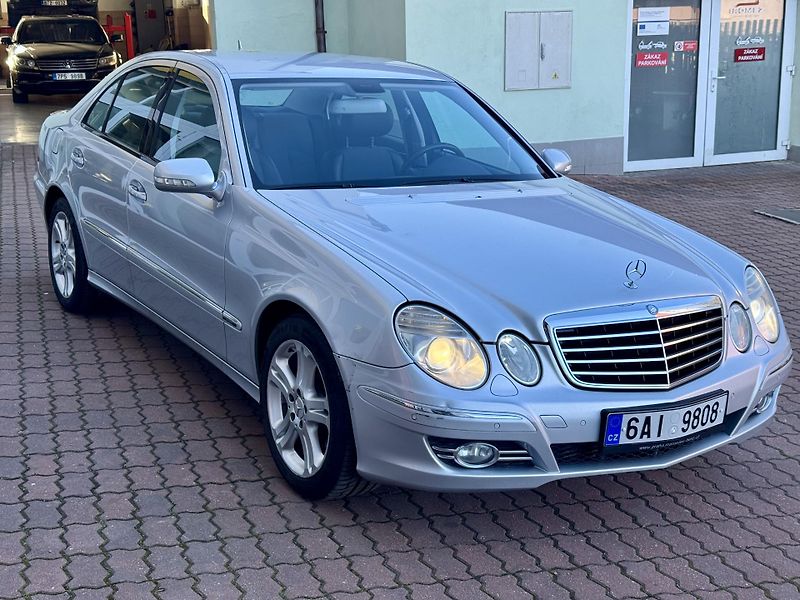 Mercedes-Benz Třídy E (2007) 320CDI 4 MATIC, ČR, 1.maj - fotka 4 z 16