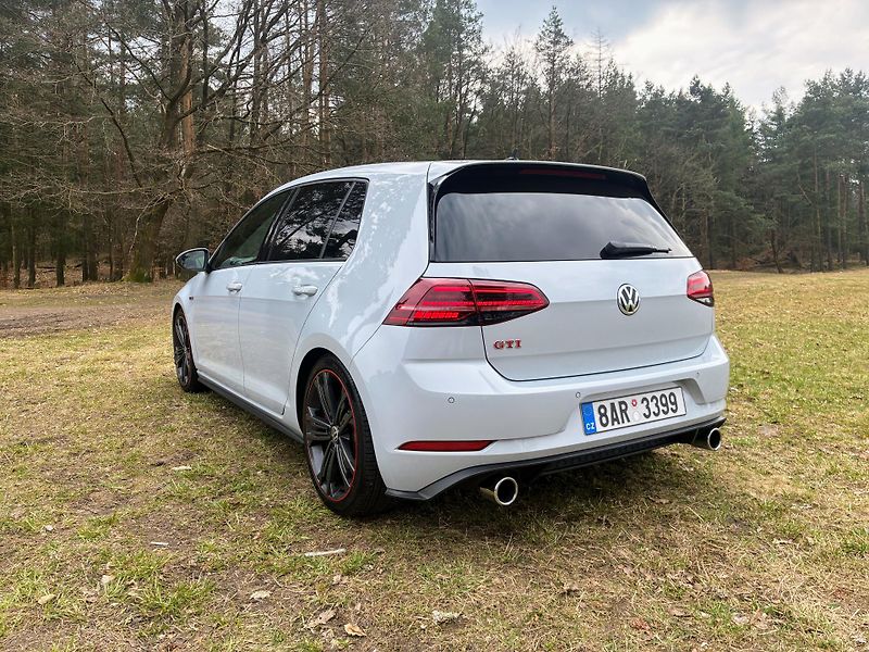 Volkswagen Golf (2018) GTI 7.5 Performance  - fotka 8 z 20