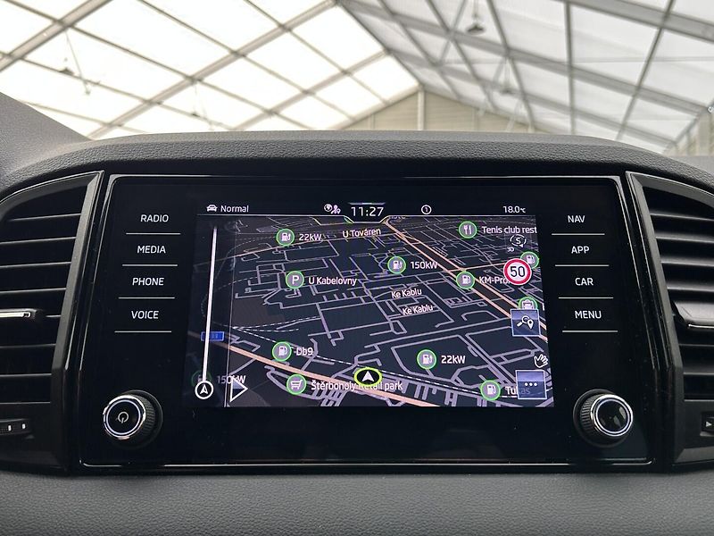 Škoda Karoq 1.5 TSI SportLine - fotka 8 z 32