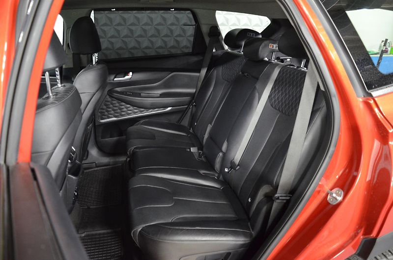 Hyundai Santa Fe (2019) 2.2CRDi 147kw Luxury 4x4 - fotka 22 z 30