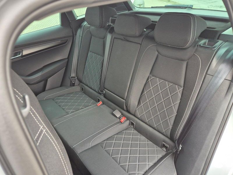Škoda Karoq (2024) Sportline 1.5 TSI 110 kW 7°DSG - fotka 17 z 35