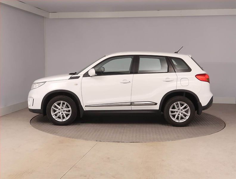 Suzuki Vitara (2016) 1.6 VVT, Park. senzory - fotka 3 z 15