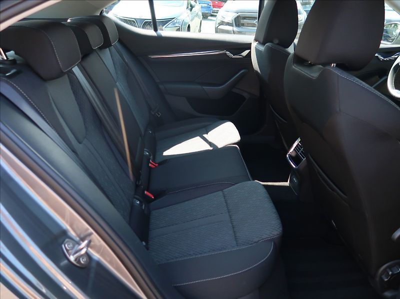 Škoda Octavia 1,5 TSi,110kW,1majČR,Style,DPH - fotka 19 z 25