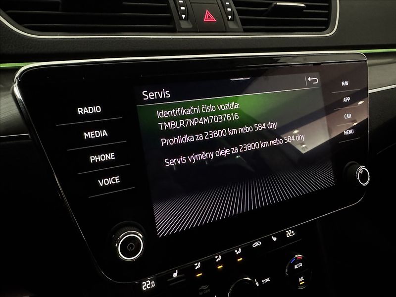 Škoda Superb 2,0 TDi  DSG 4x4 Scout Virtual - fotka 42 z 50