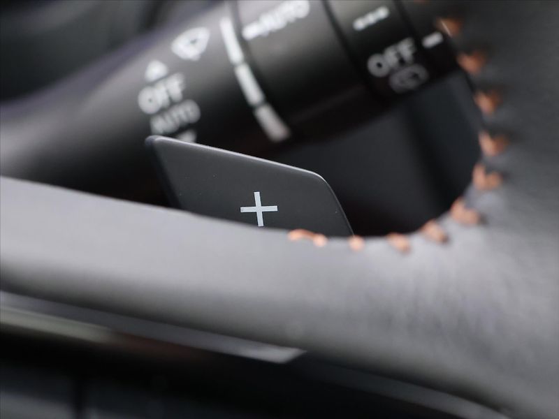 Subaru Forester 2,0 e-EyeSight 100kW CZ CVT - fotka 22 z 35